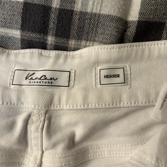 White BKE shorts - Picture 2 of 3